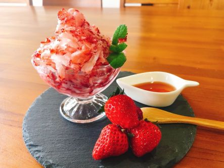 【夏季限定】八百ちゃんいちご100％かき氷 